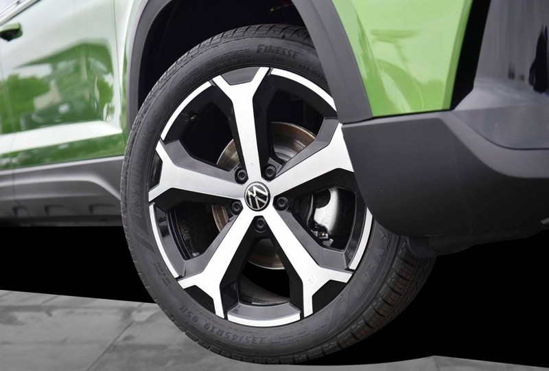 Volkswagen Taos Vehicle Image 03