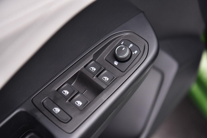 Volkswagen Taos Vehicle Image 08