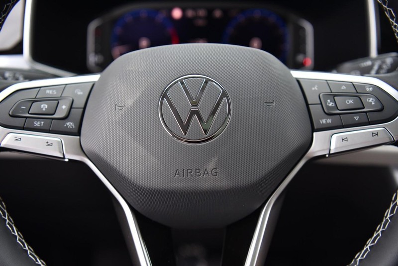 Volkswagen Taos Vehicle Image 19