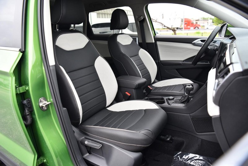 Volkswagen Taos Vehicle Image 21