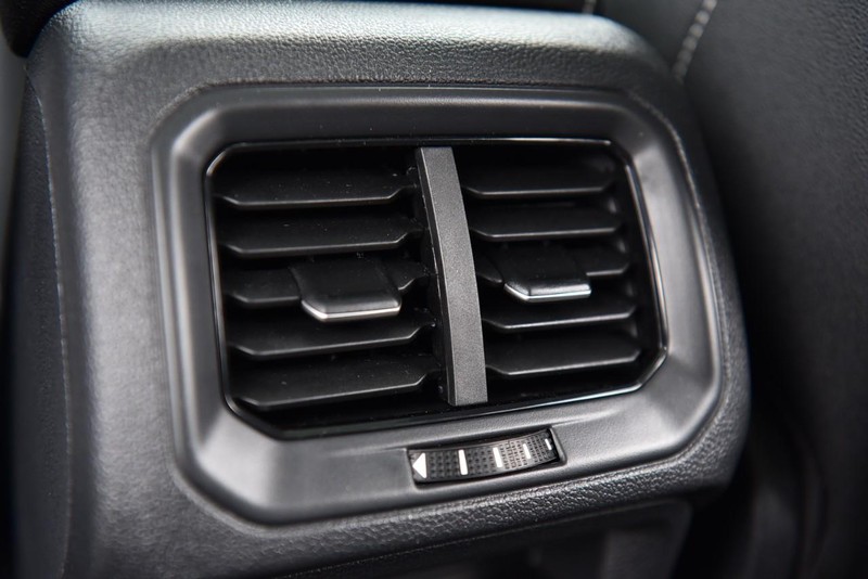 Volkswagen Taos Vehicle Image 24