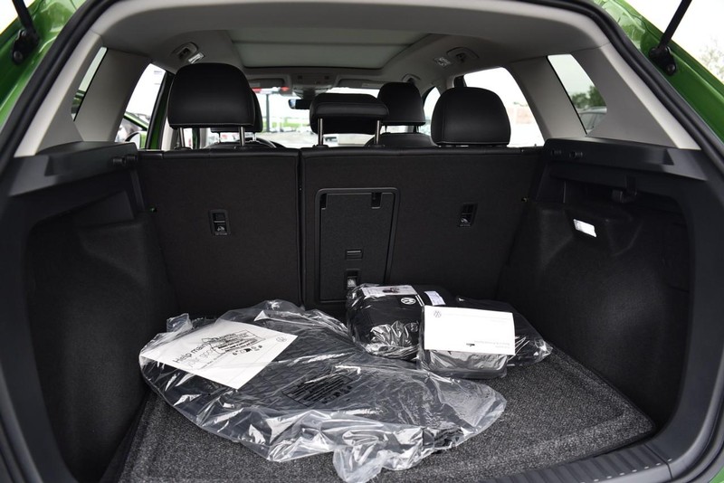 Volkswagen Taos Vehicle Image 26