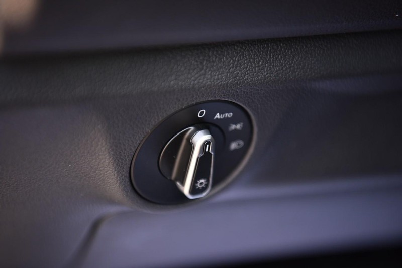 Volkswagen Jetta Vehicle Image 11