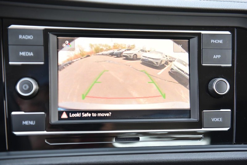Volkswagen Jetta Vehicle Image 13