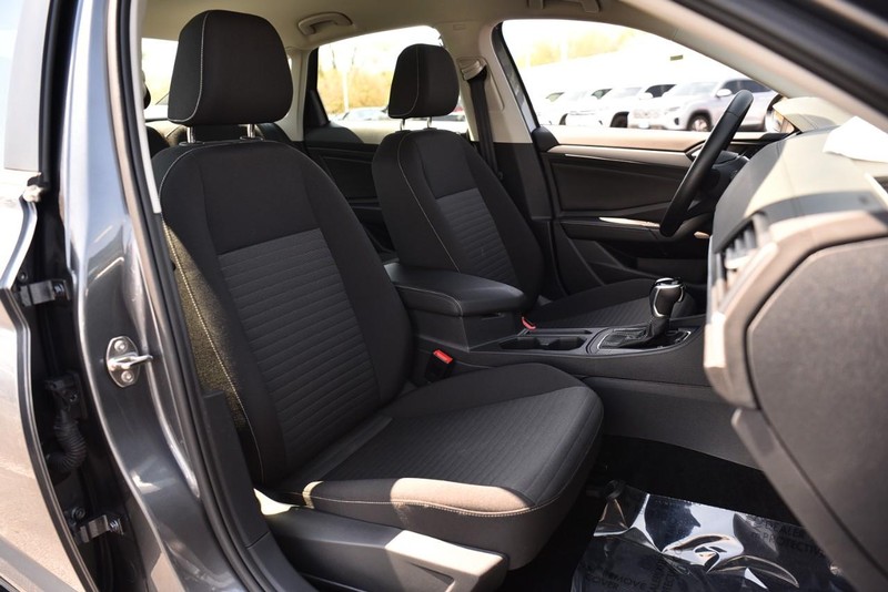 Volkswagen Jetta Vehicle Image 20