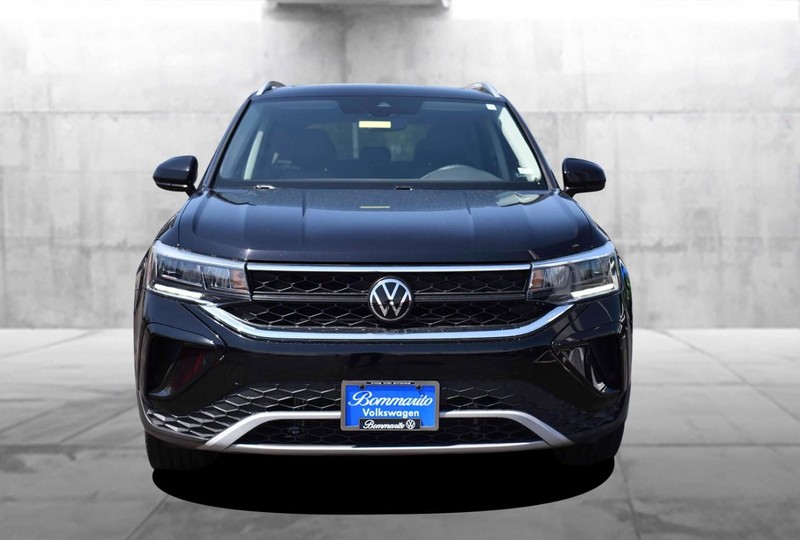 Volkswagen Taos Vehicle Image 04
