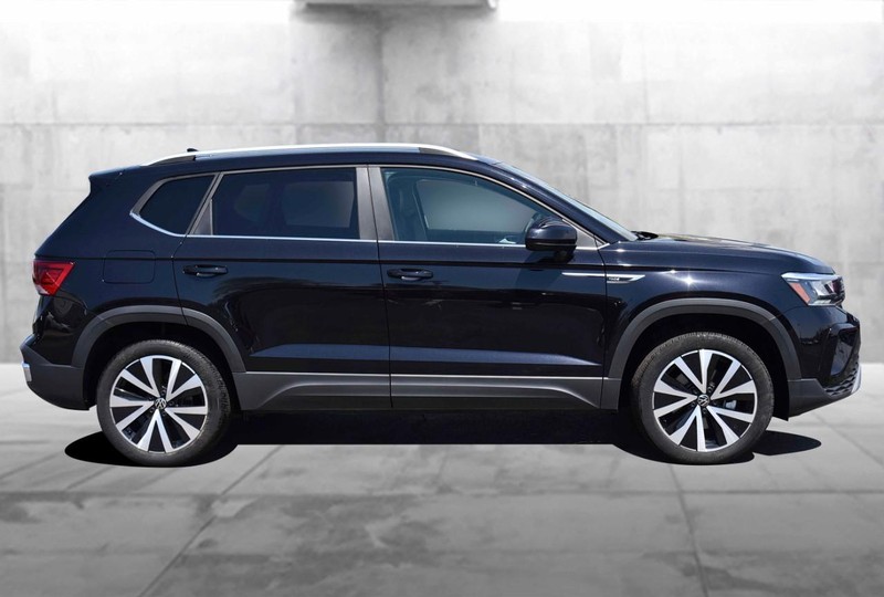 Volkswagen Taos Vehicle Image 05