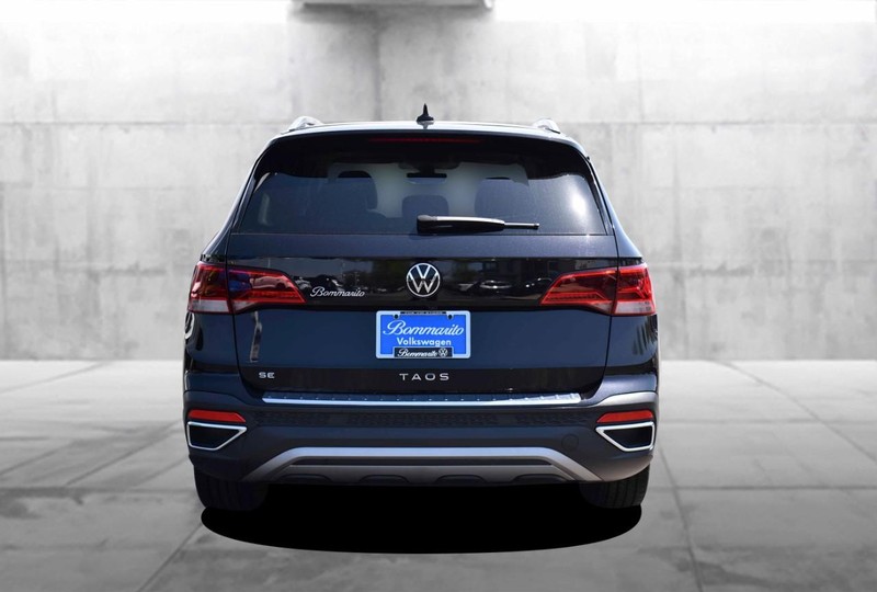 Volkswagen Taos Vehicle Image 06