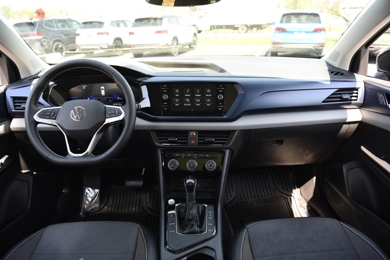 Volkswagen Taos Vehicle Image 07