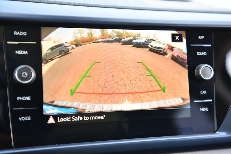 Volkswagen Taos Vehicle Image 12