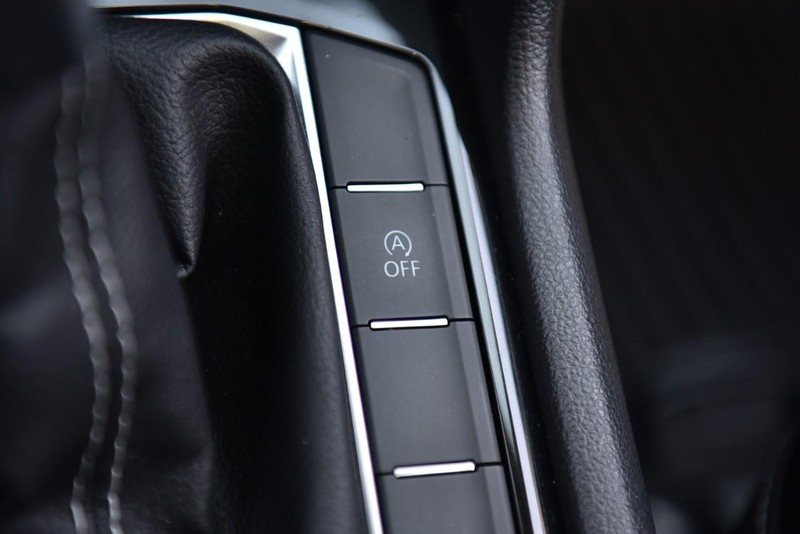 Volkswagen Taos Vehicle Image 16
