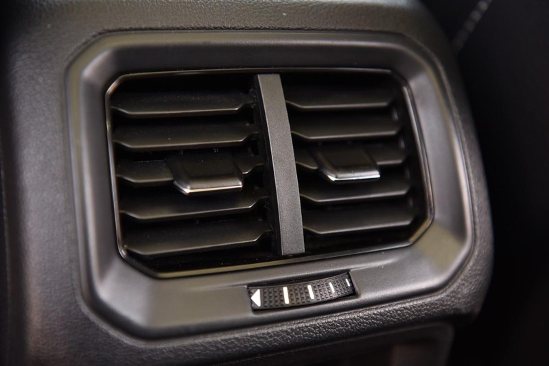 Volkswagen Taos Vehicle Image 23