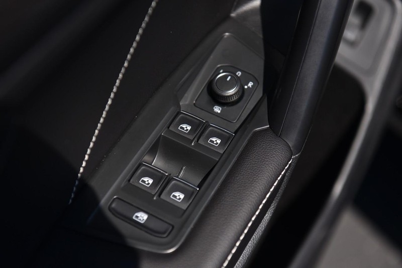 Volkswagen Tiguan Vehicle Image 08