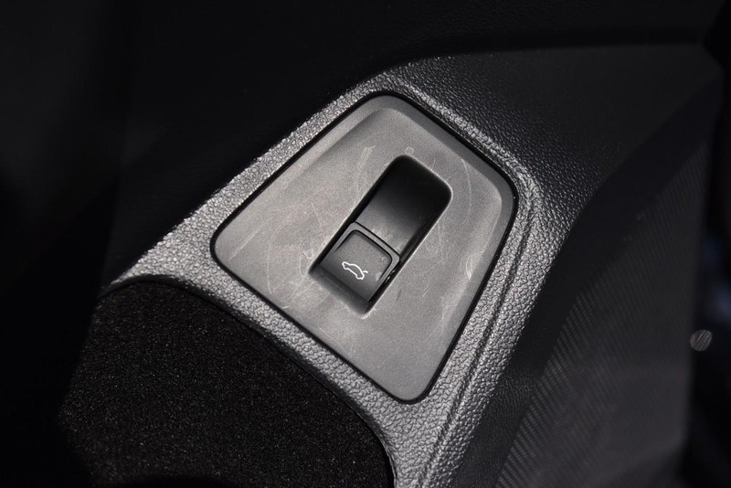 Volkswagen Tiguan Vehicle Image 09