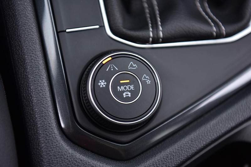 Volkswagen Tiguan Vehicle Image 18
