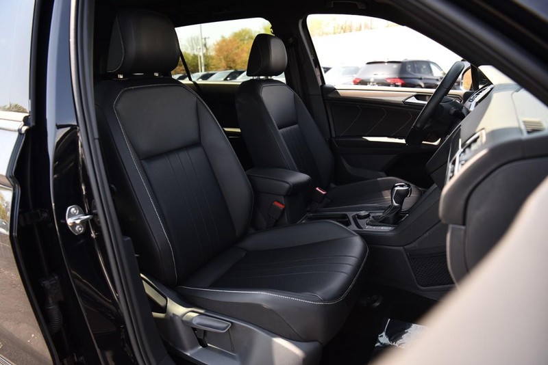 Volkswagen Tiguan Vehicle Image 22