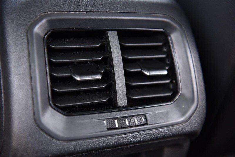 Volkswagen Tiguan Vehicle Image 25