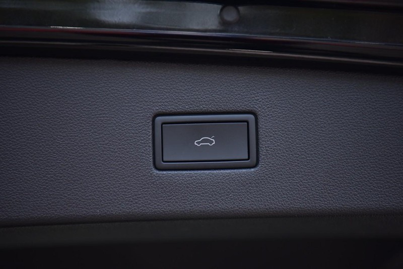Volkswagen Tiguan Vehicle Image 28