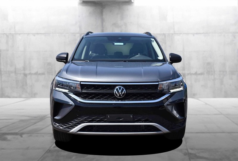 Volkswagen Taos Vehicle Image 04