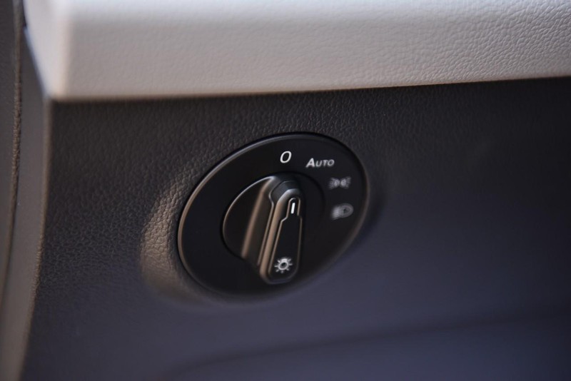 Volkswagen Taos Vehicle Image 11