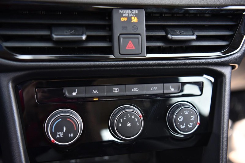 Volkswagen Taos Vehicle Image 15