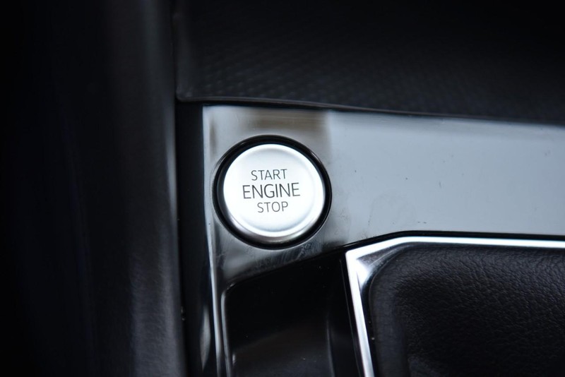 Volkswagen Taos Vehicle Image 17