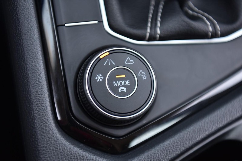 Volkswagen Taos Vehicle Image 18