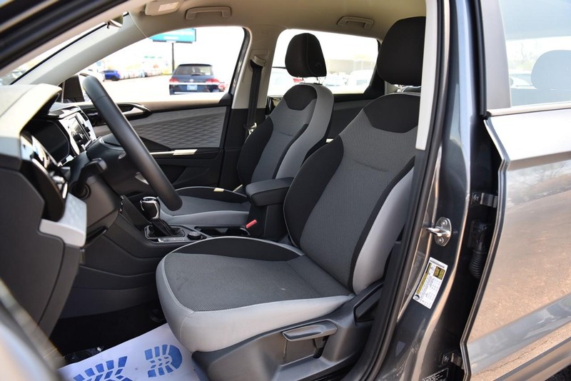 Volkswagen Taos Vehicle Image 21