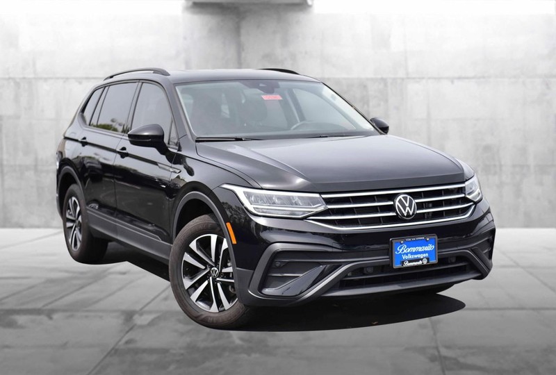 Volkswagen Tiguan Vehicle Image 02
