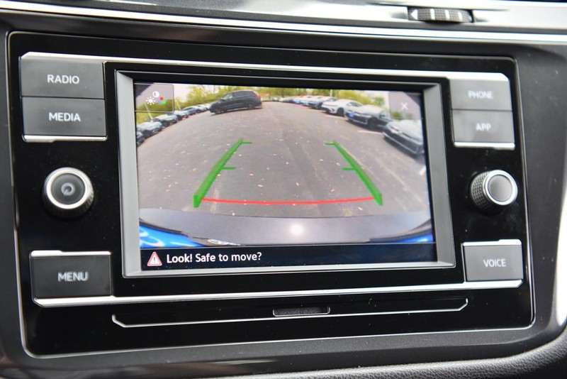 Volkswagen Tiguan Vehicle Image 12