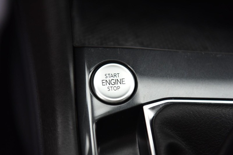 Volkswagen Tiguan Vehicle Image 16