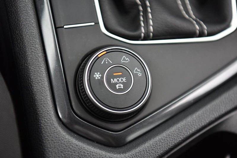 Volkswagen Tiguan Vehicle Image 17