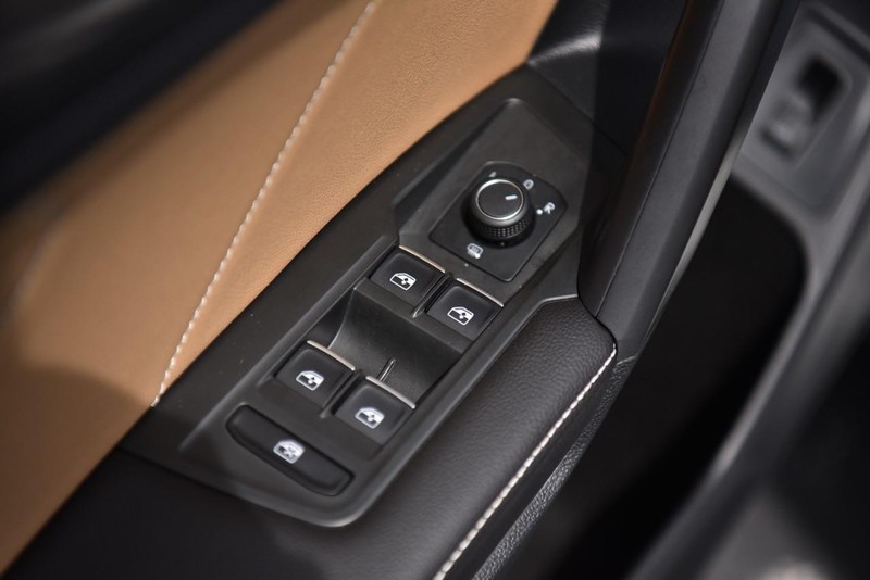 Volkswagen Tiguan Vehicle Image 08