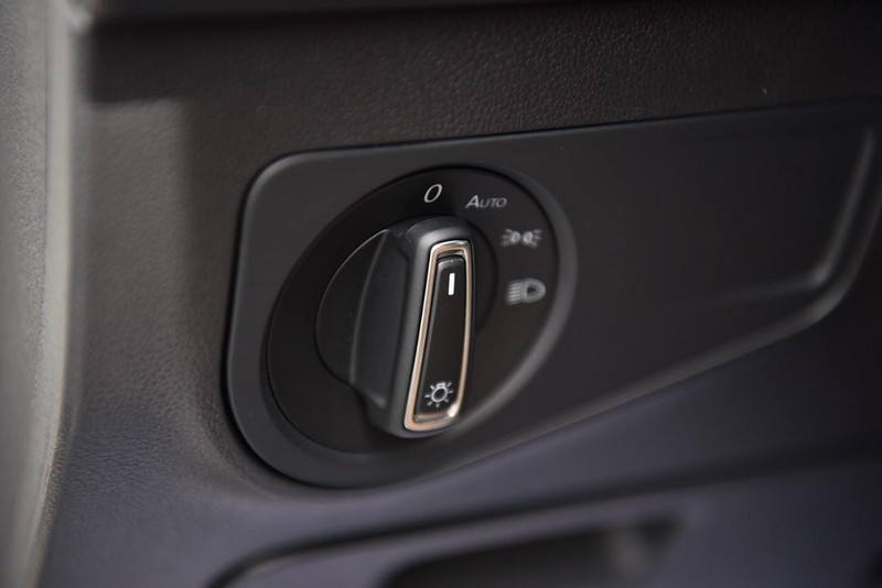 Volkswagen Tiguan Vehicle Image 11