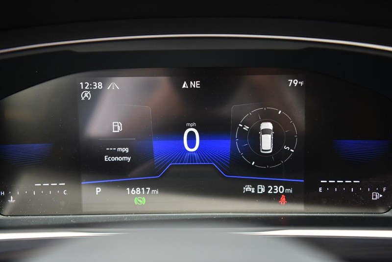 Volkswagen Tiguan Vehicle Image 12