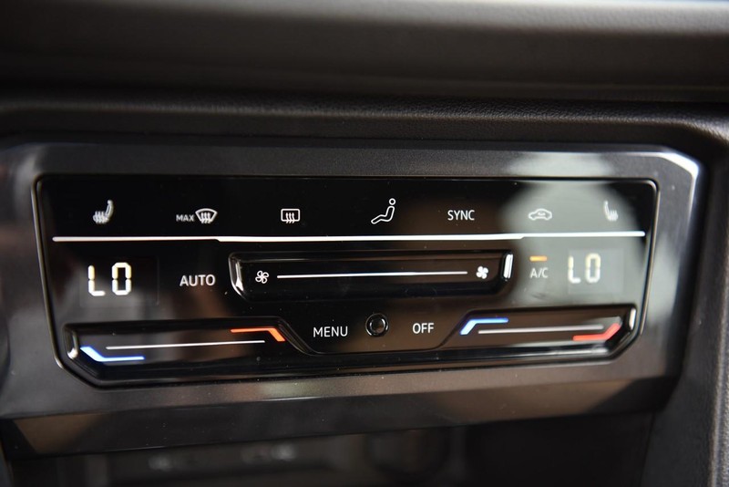 Volkswagen Tiguan Vehicle Image 15