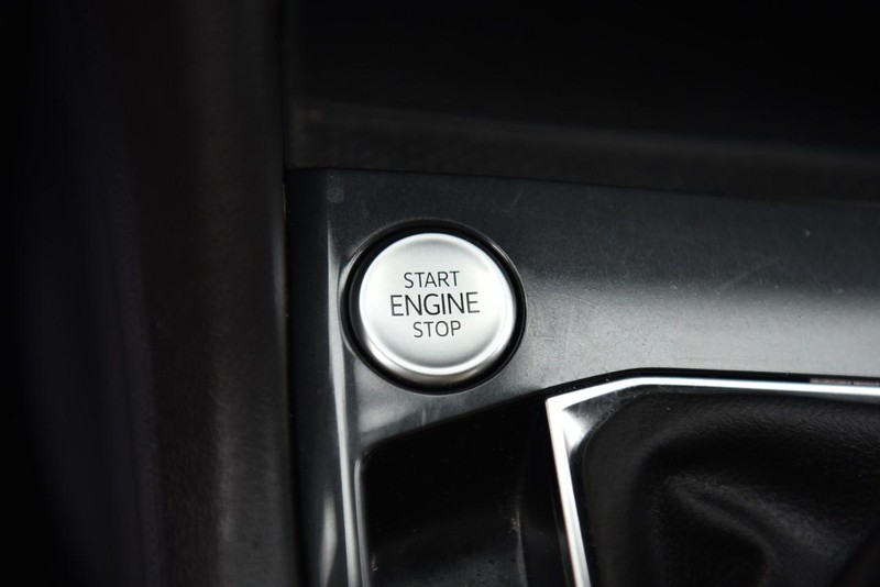 Volkswagen Tiguan Vehicle Image 17