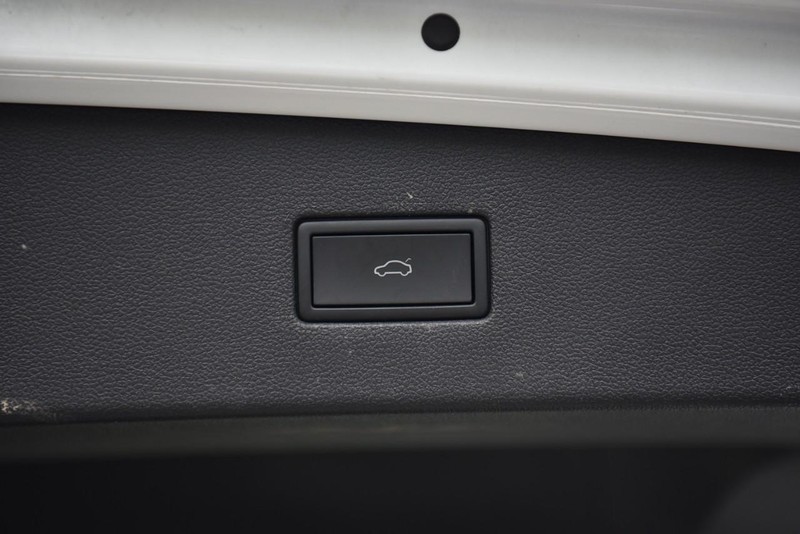 Volkswagen Tiguan Vehicle Image 28