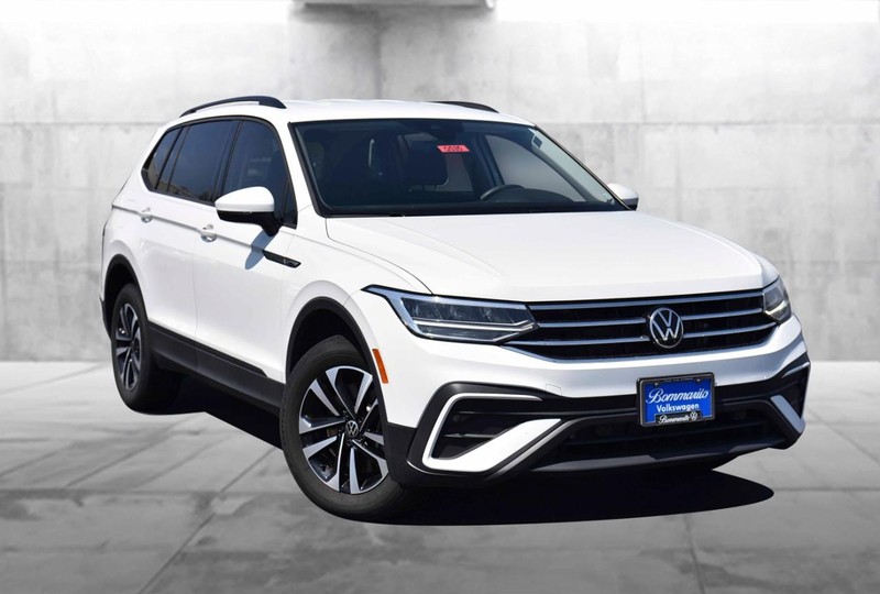 Volkswagen Tiguan Vehicle Image 02