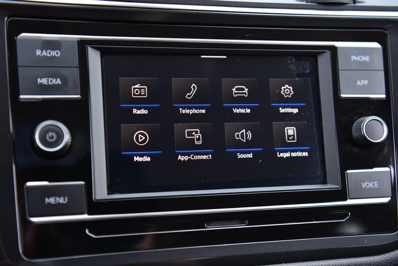 Volkswagen Tiguan Vehicle Image 13