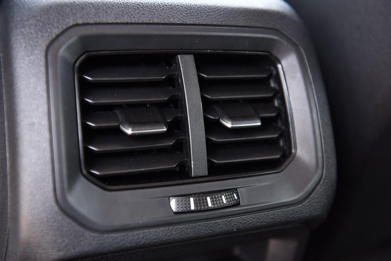 Volkswagen Tiguan Vehicle Image 23