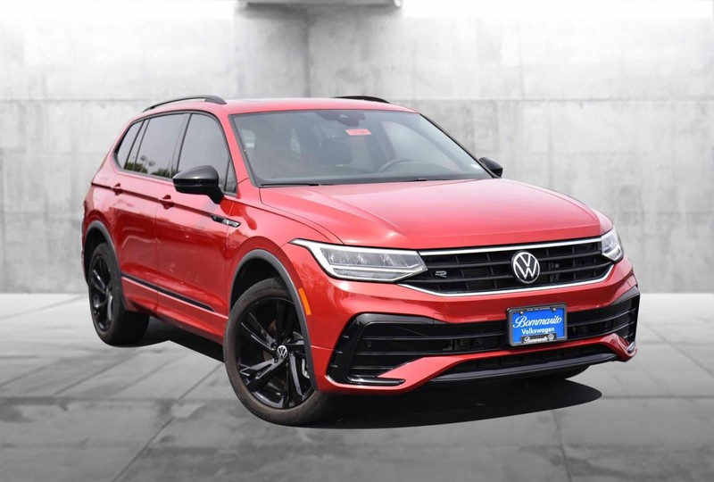 Volkswagen Tiguan Vehicle Image 02