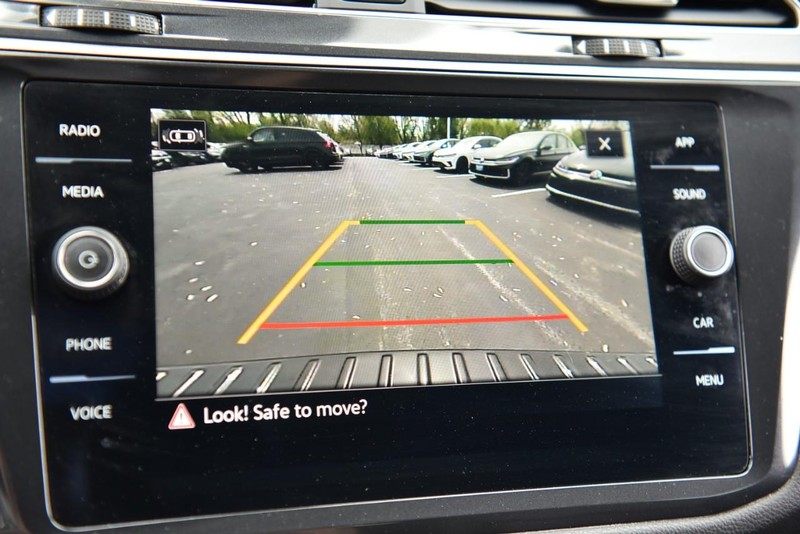 Volkswagen Tiguan Vehicle Image 13