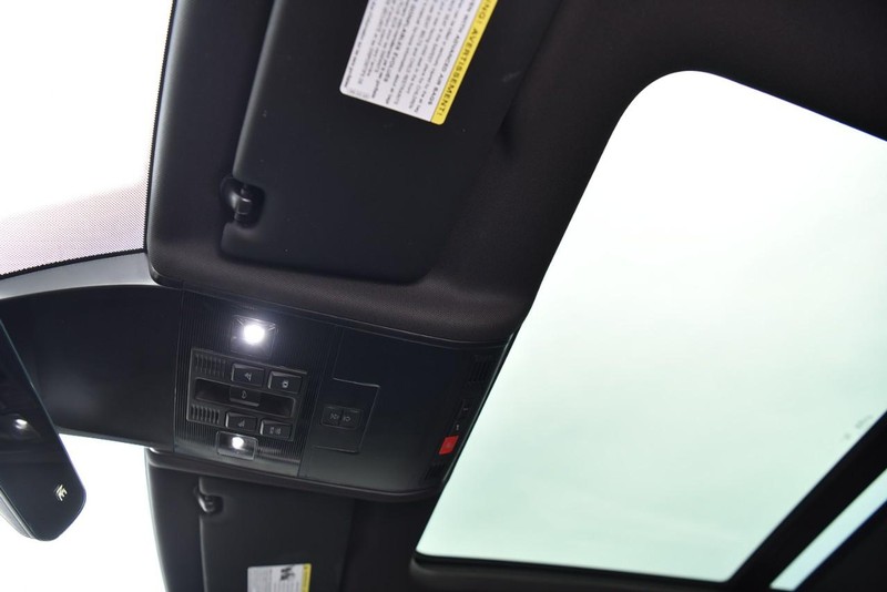 Volkswagen Tiguan Vehicle Image 23