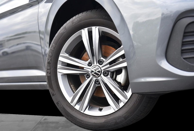 Volkswagen Jetta Vehicle Image 03