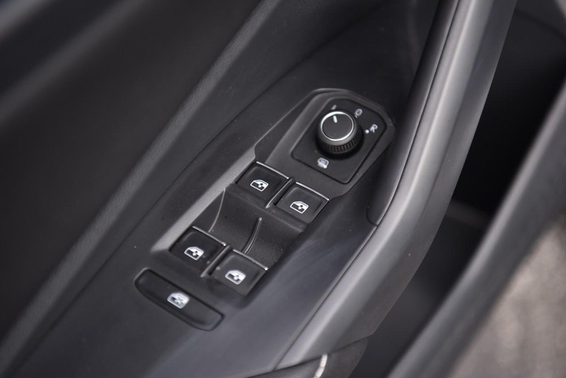 Volkswagen Jetta Vehicle Image 09