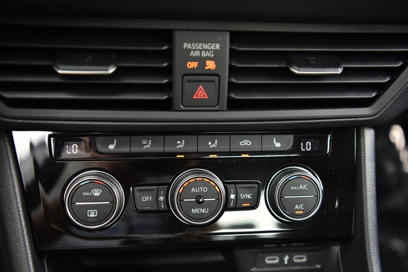 Volkswagen Jetta Vehicle Image 16