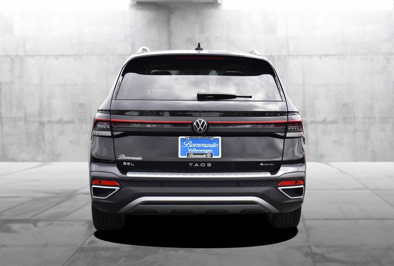 Volkswagen Taos Vehicle Image 06