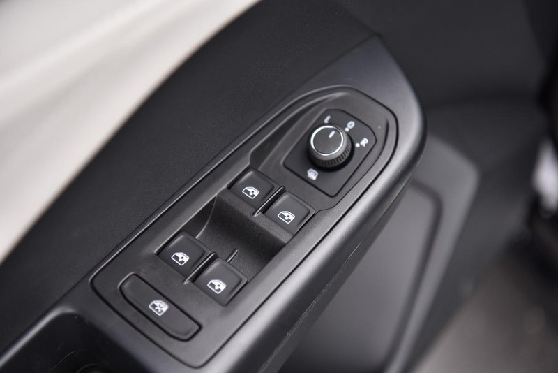 Volkswagen Taos Vehicle Image 08