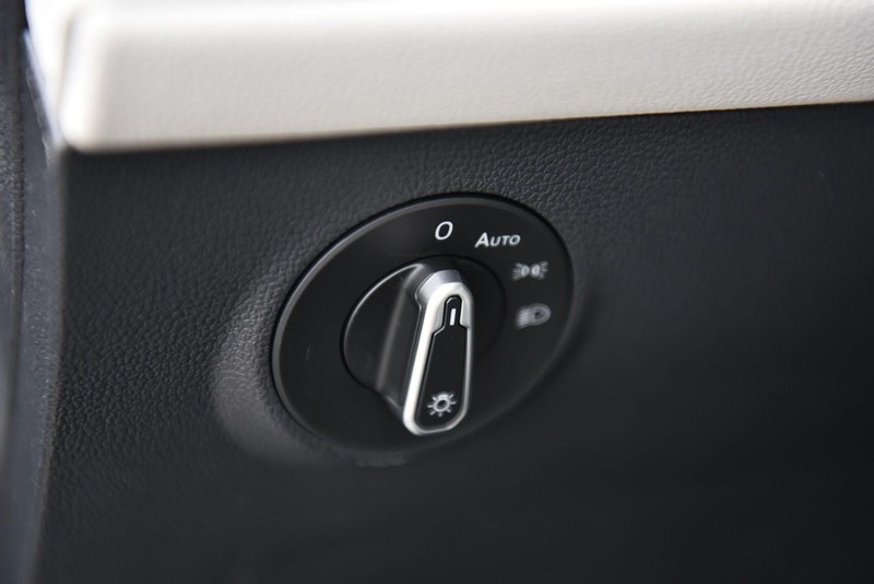 Volkswagen Taos Vehicle Image 10